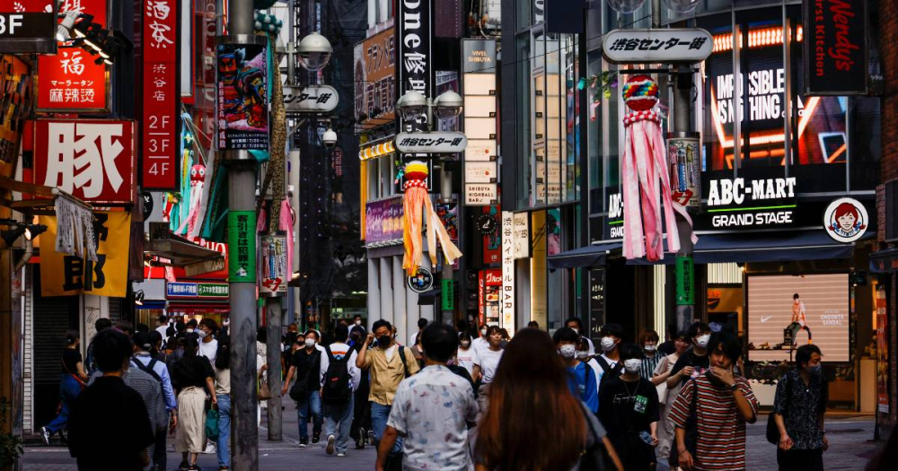 日本政府:经济适度回暖但面临下行风险